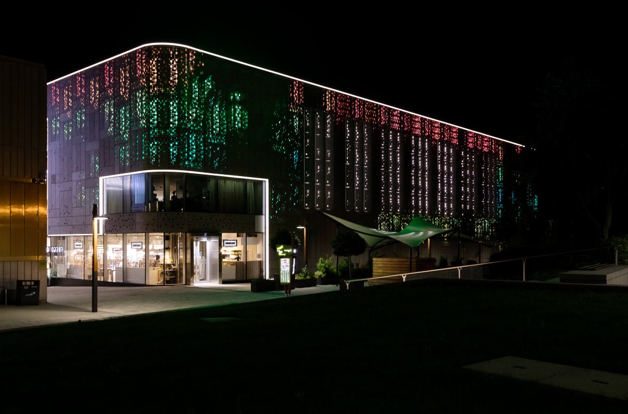 Color Your Facade and Landscape with Outdoor RGB LED Lighting RC Lighting