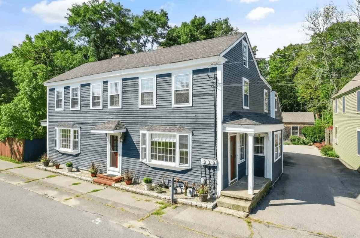 Spectacular Waterfront Estate From 1669 Is This Week's Oldest Home