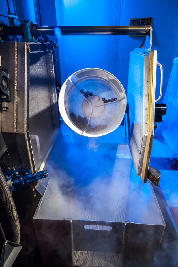 Cryogenic Deflashing RD Rubber Technology Corp.