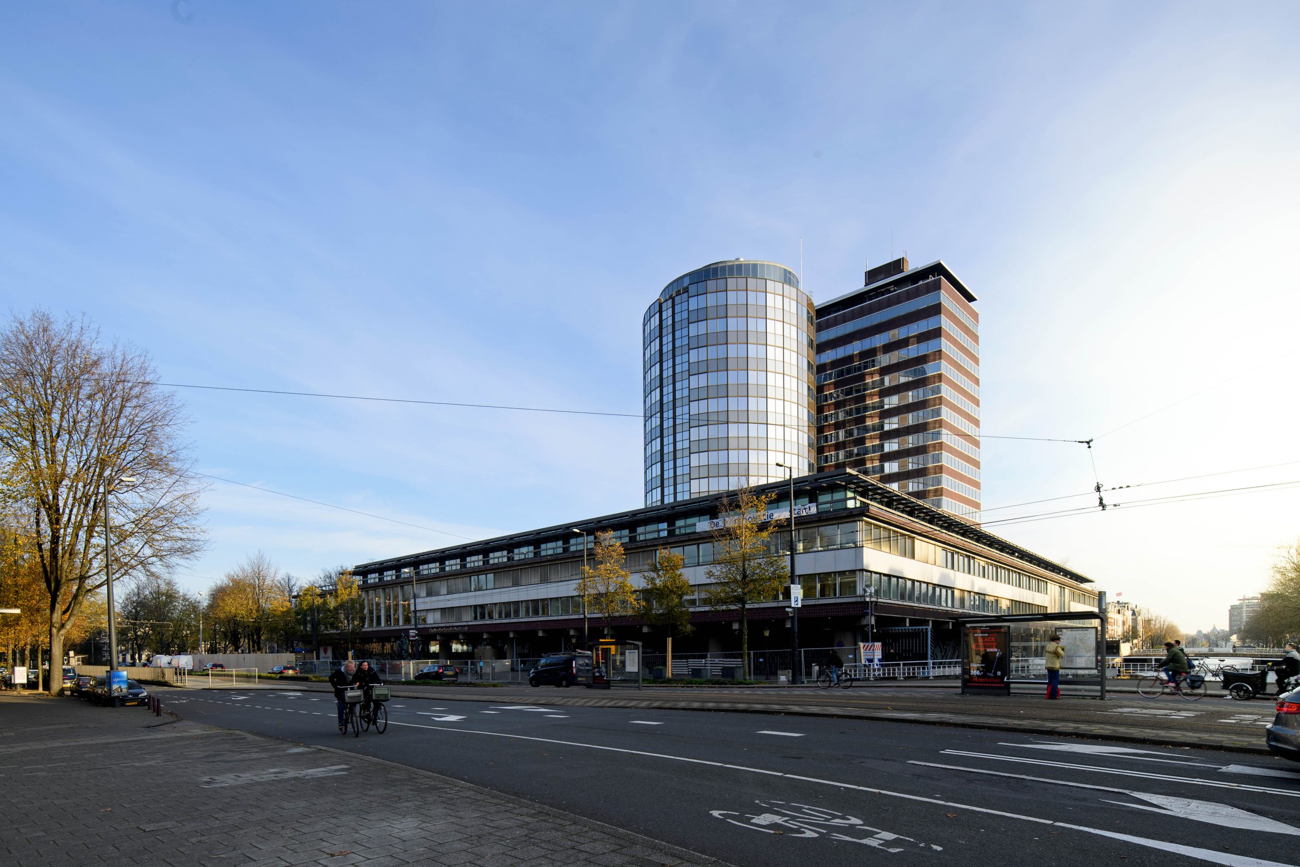 Satelliet REBORN Real Estate