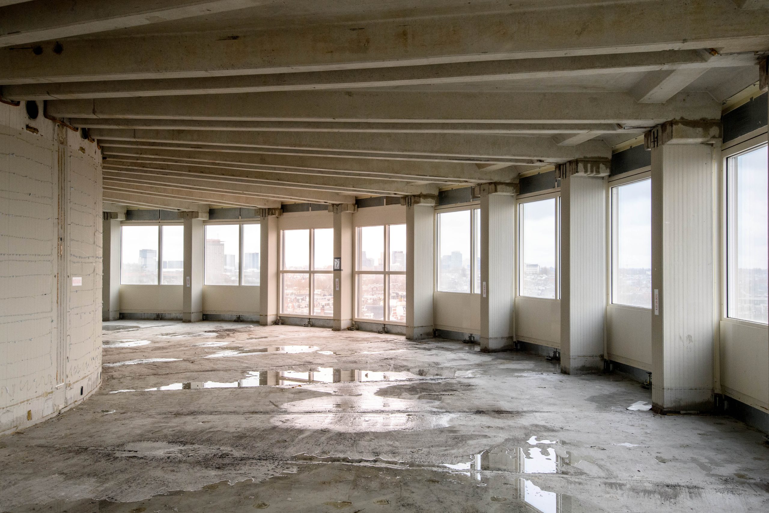 Satelliet REBORN Real Estate