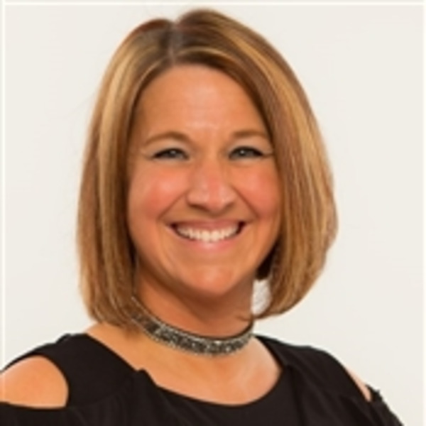 Stephannie Hoff Associate RE/MAX 100 MISHAWAKA