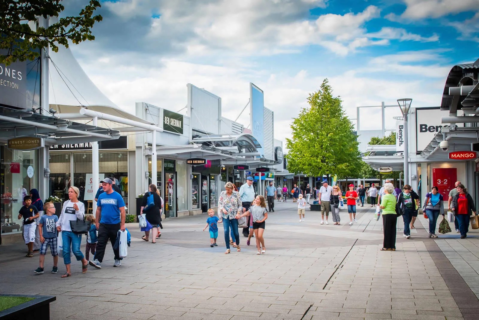 Junction 32 Shopping Outlet, Castleford React News