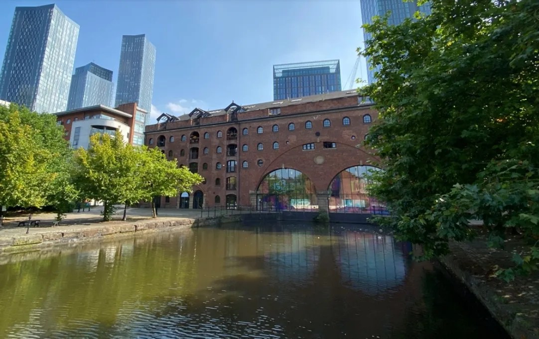 Castle Quay, Manchester React News