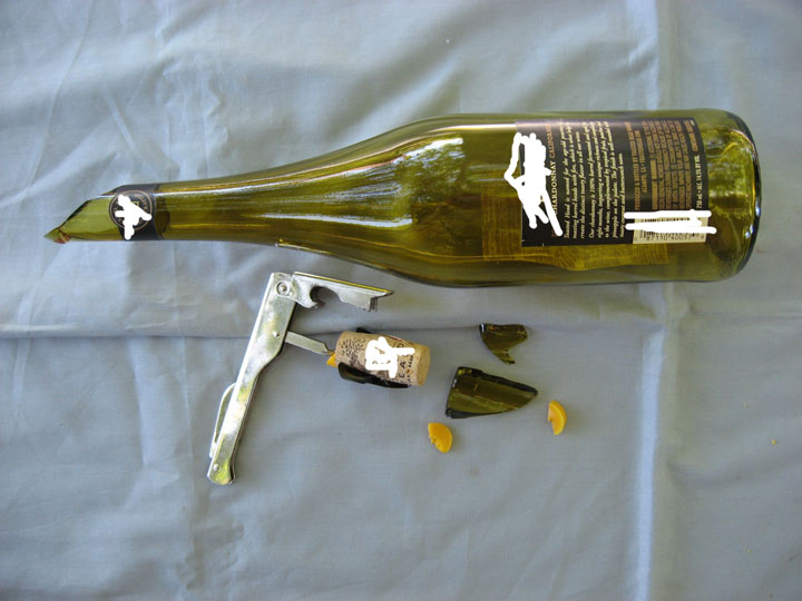 Glass Expert Performs a Failure Analysis on a Broken Wine Bottle Read