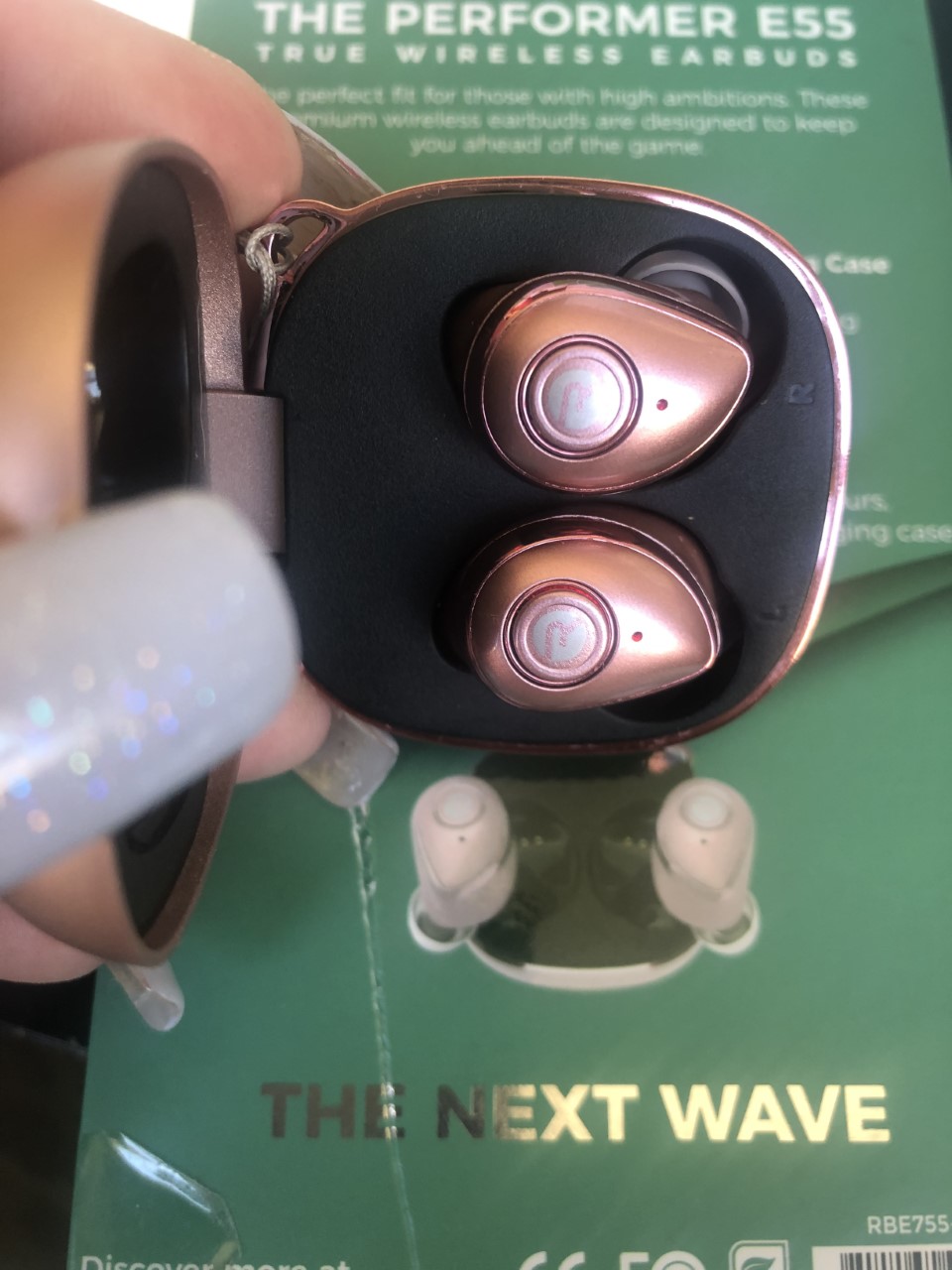 Raycon E55 Wireless Ear Buds RayJ review Reading Renee