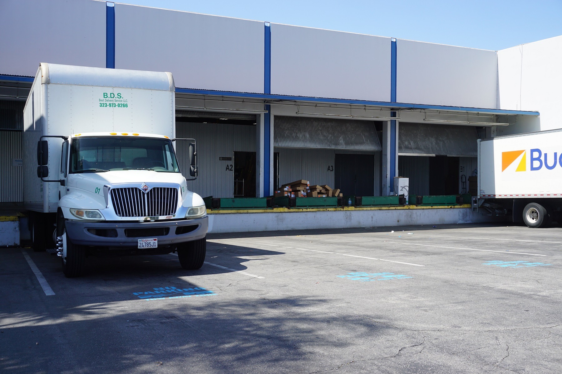 Small Warehouse Spaces for Rent in South Gate ReadySpaces