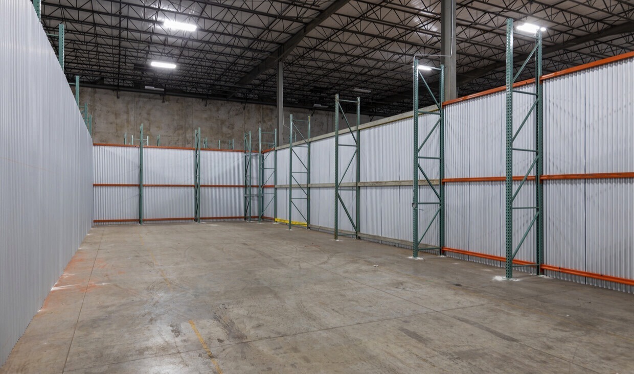 Small Warehouse Spaces for Rent in Orlando ReadySpaces