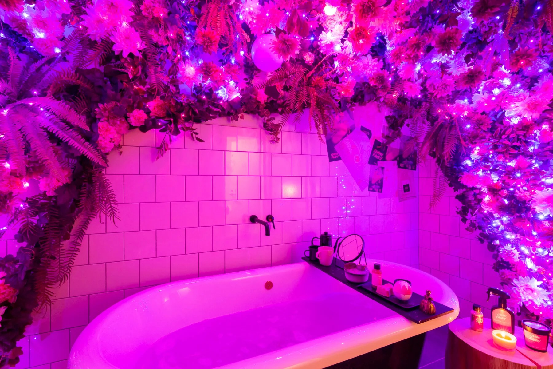 LUSHの思いやりと温もりに溢れたクリスマスシーズンが11月からスタート! クリスマスコンセプトに没入できる場がLUSH 新宿店にオープン