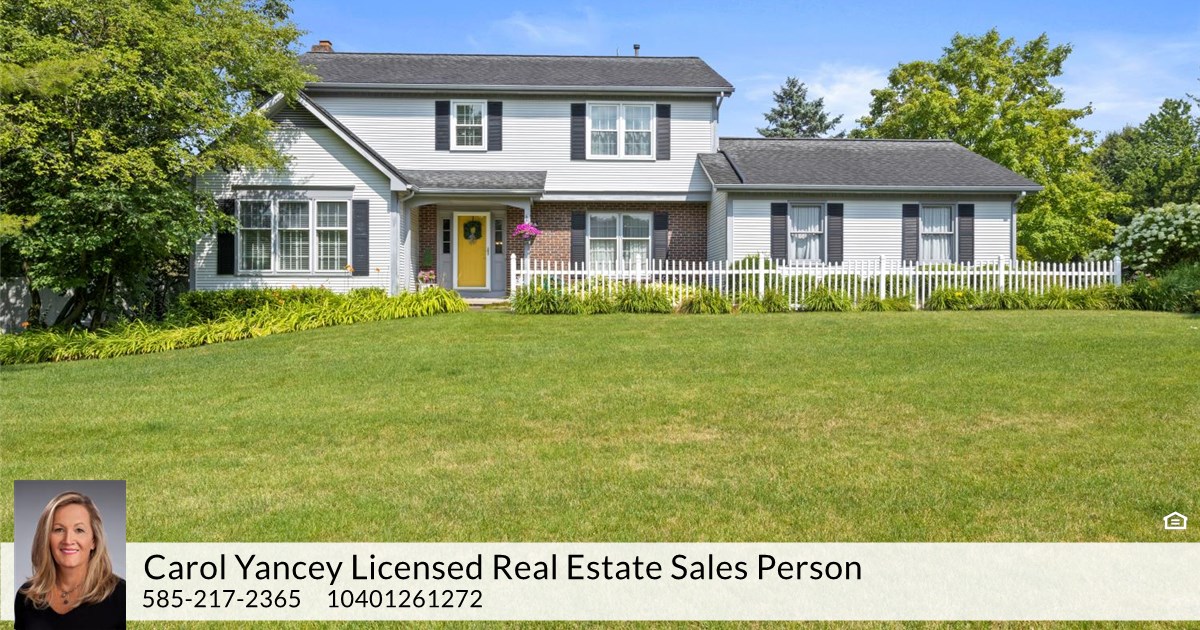 106 Caversham Woods, Pittsford, NY 14534