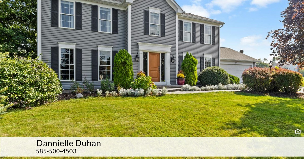 220 Southshore Pl, ster, NY 14580