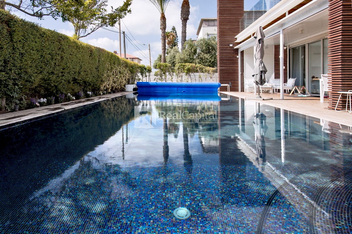 Rare Luxury Beach Front Property For Sale Located in Herzliya Pituach