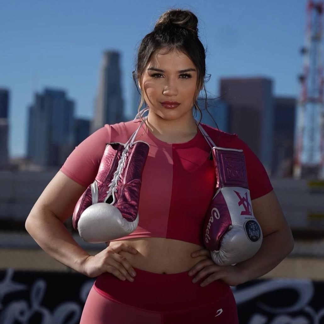 Amateur Star, Iyana “Right Hook Roxy” Verduzco Makes Pro Debut on Broner vs. Williams Card in