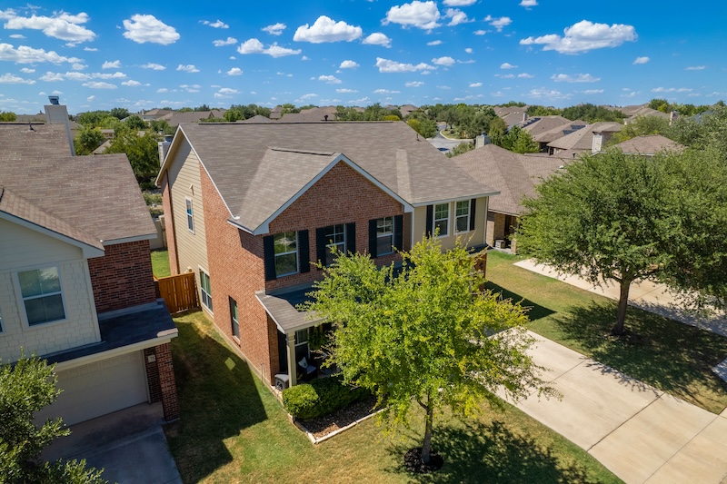 How to Choose the Right Neighborhood During a PCS Real Estate