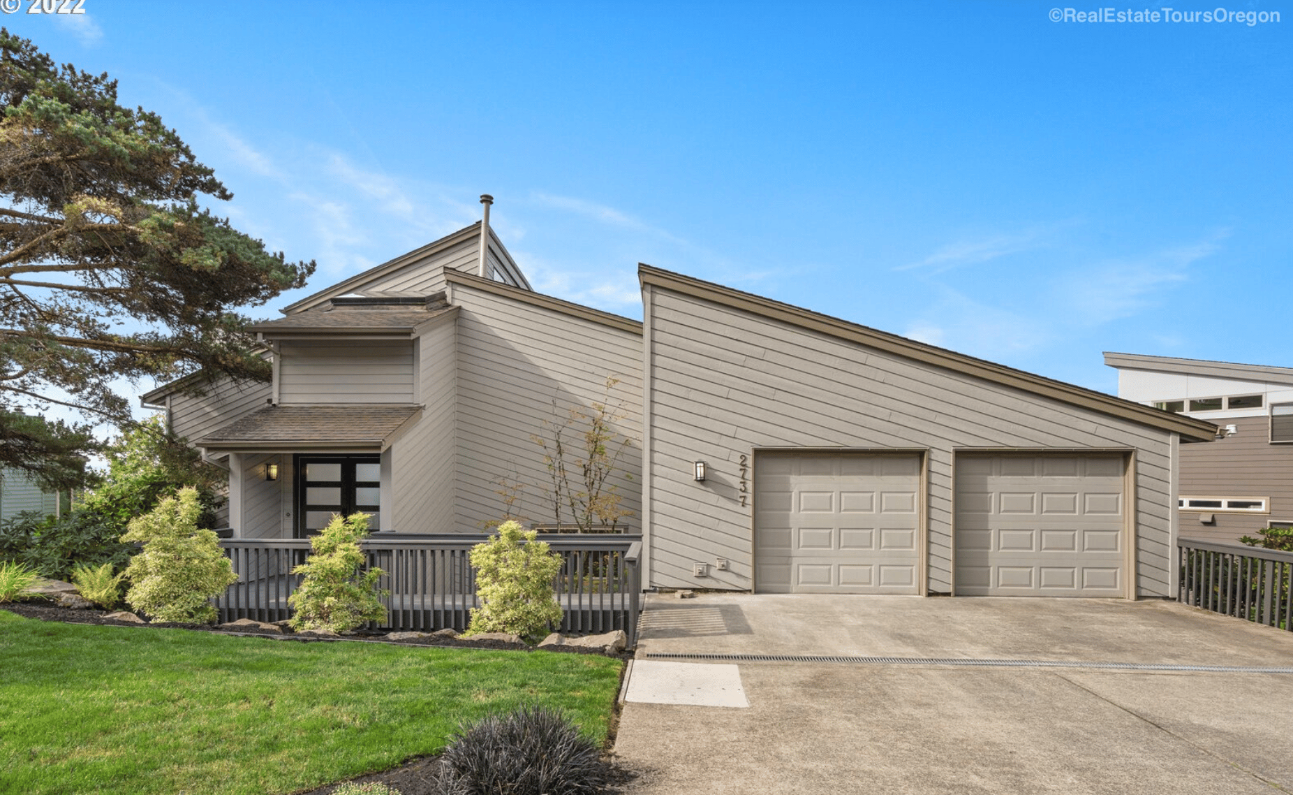 NW81stPl_Ext Real Estate Agent PDX