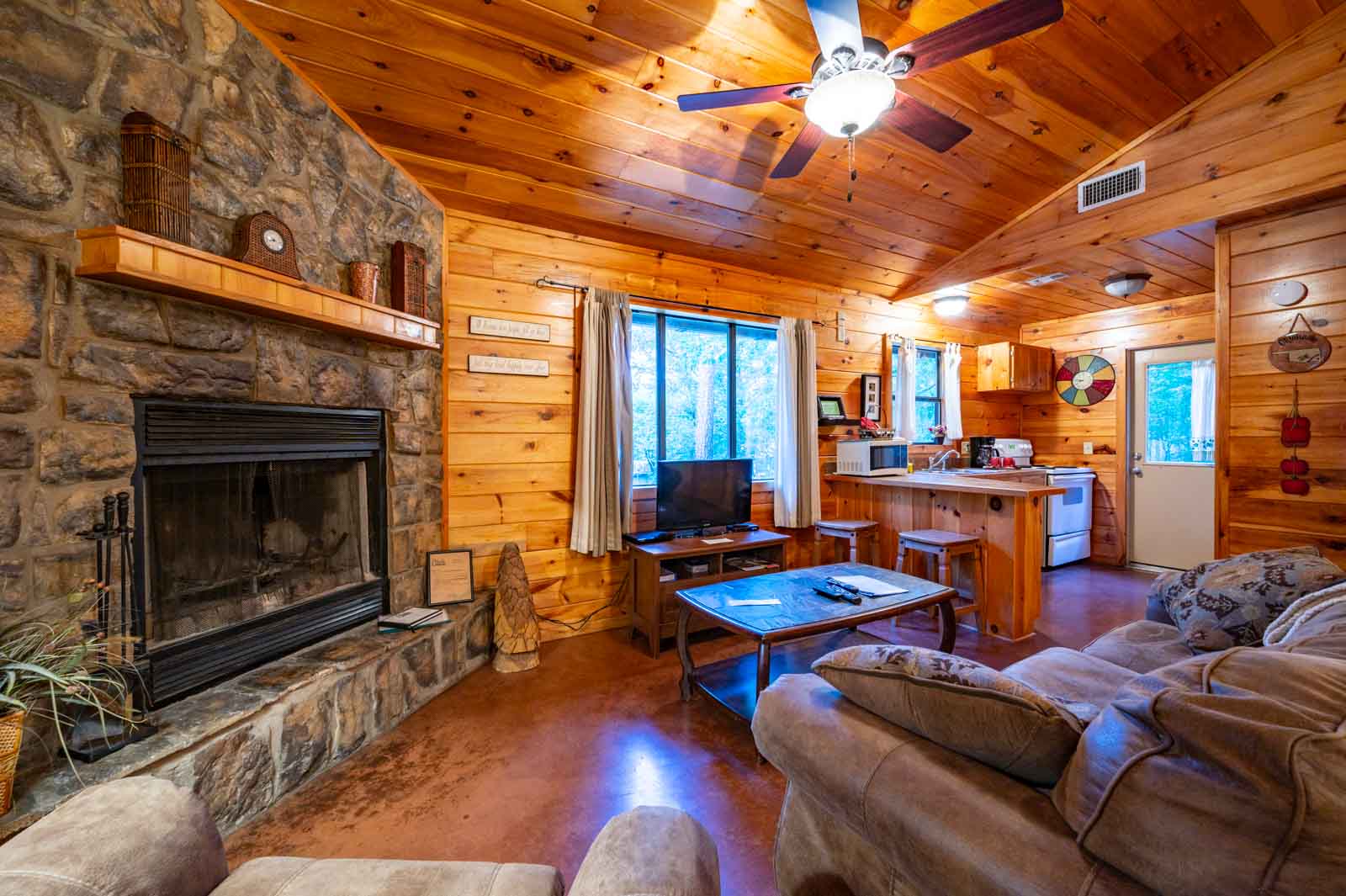 Studio cabin in the beautiful heart of Hochatown, OK Broken Bow Real