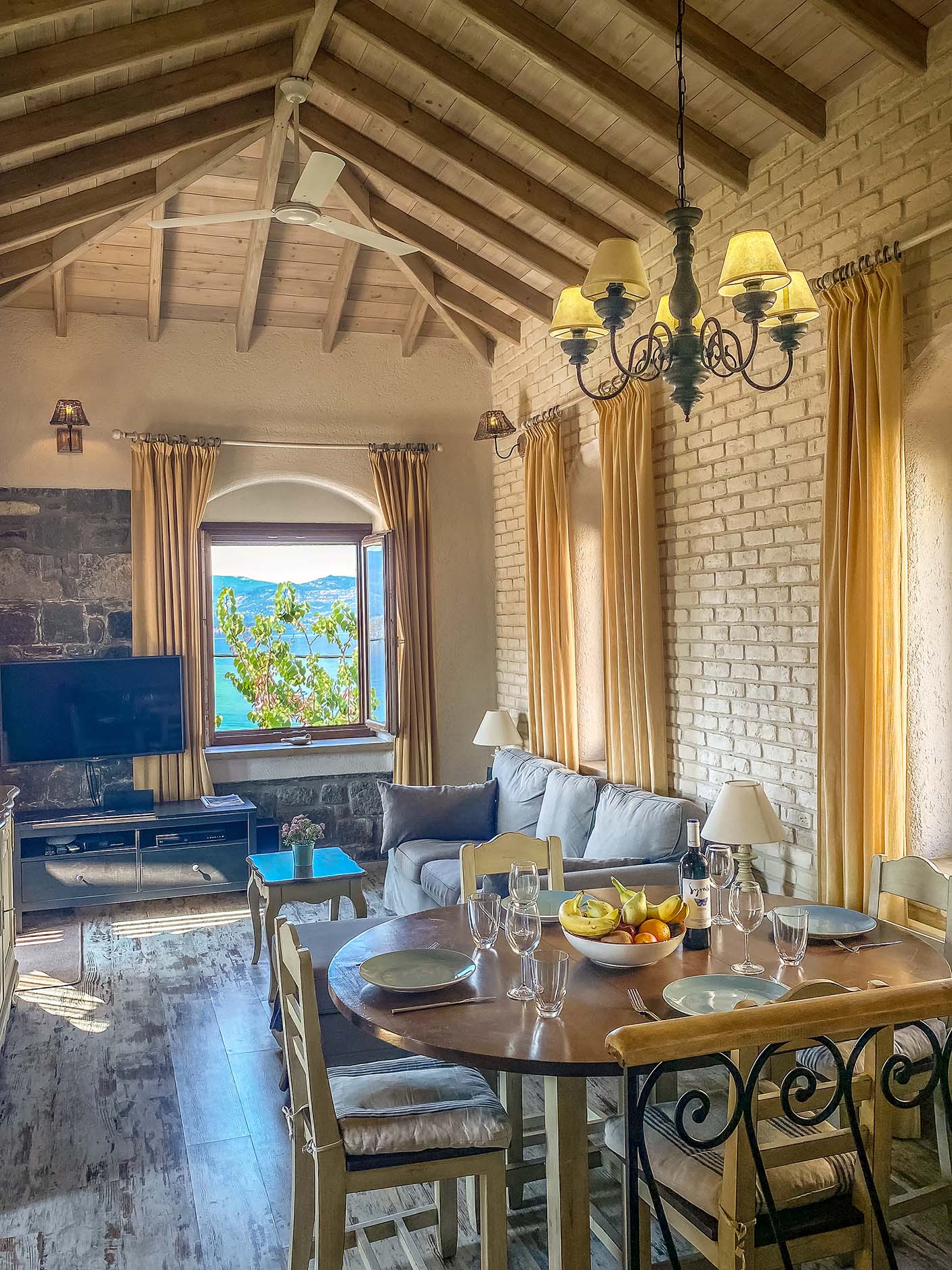 Grand View Real Lesvos