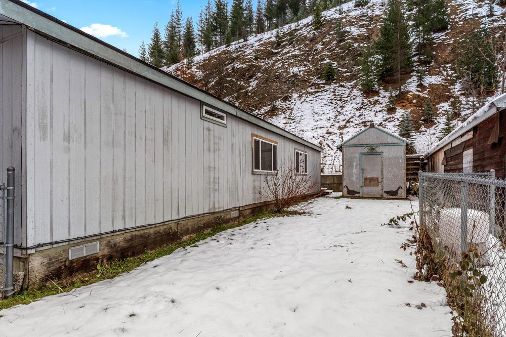 Real Look 211 Hill St, Smelterville, ID 83868