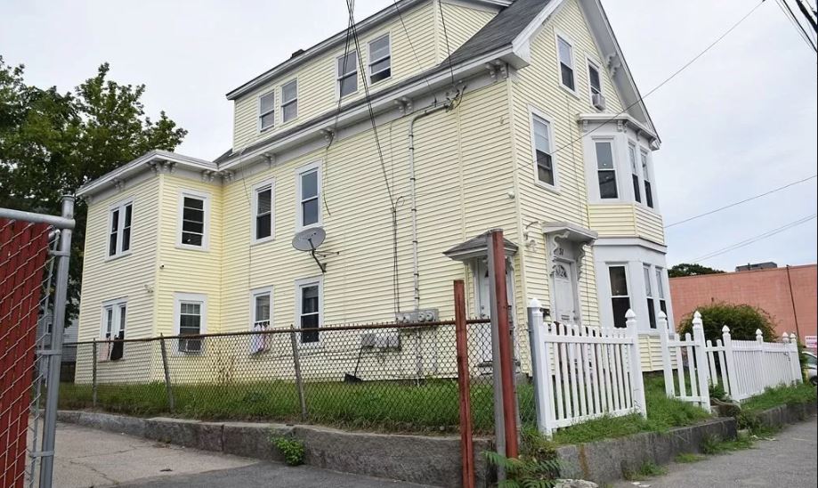 Real Look 31 Manchester Street, Lawrence, MA 01841