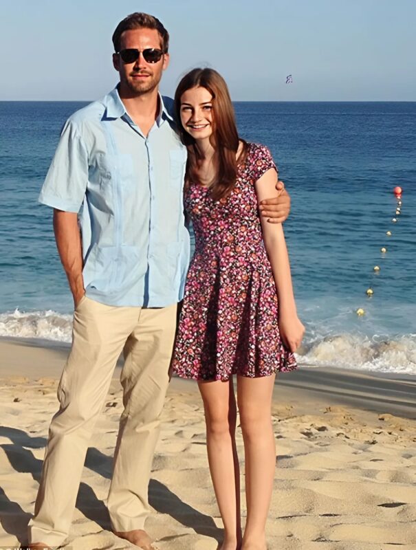 La petite fille de papa est devenue modèle voici à quoi ressemble