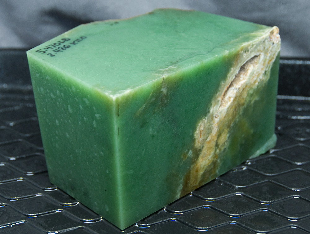 Wyoming Apple Green Nephrite Jade for sale