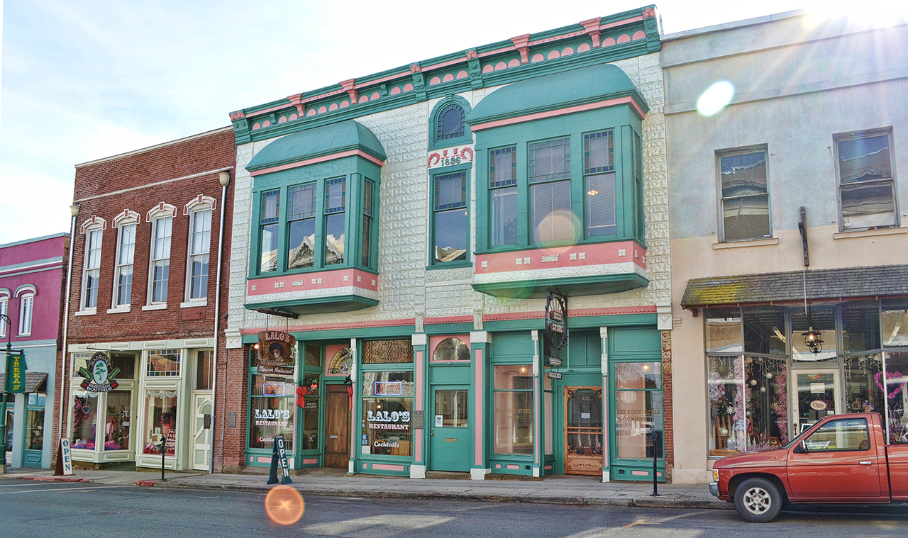 Some Victorian and other interesting homes in Yreka California