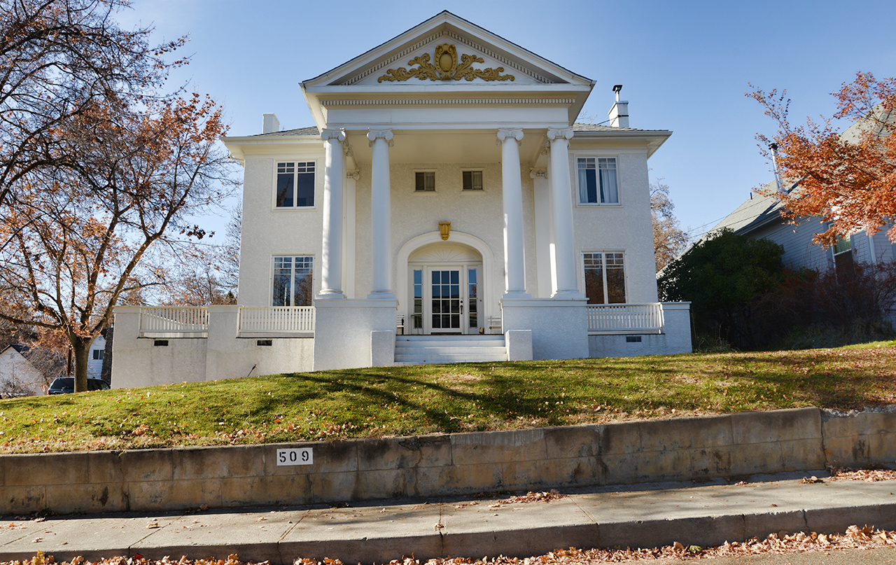 Some Victorian and other interesting homes in Yreka California