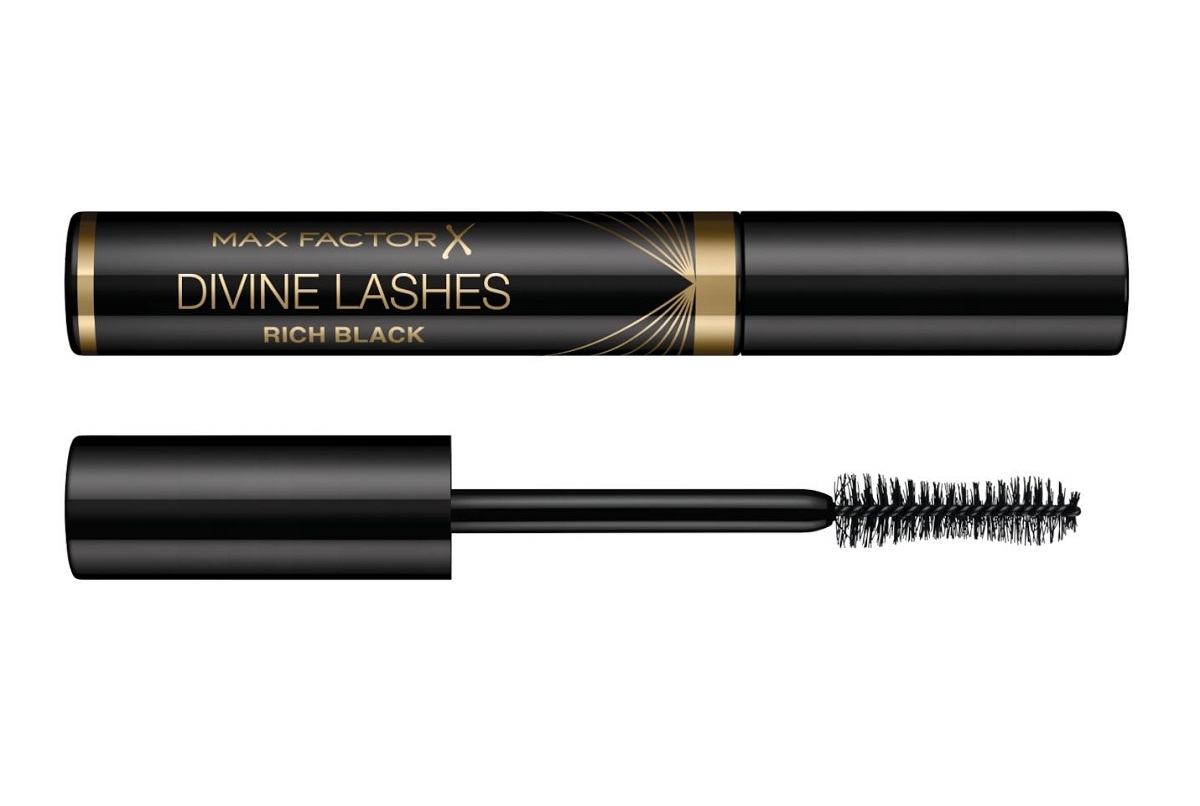 Max Factor Divine Lashes Mascara Before & After ReallyRee