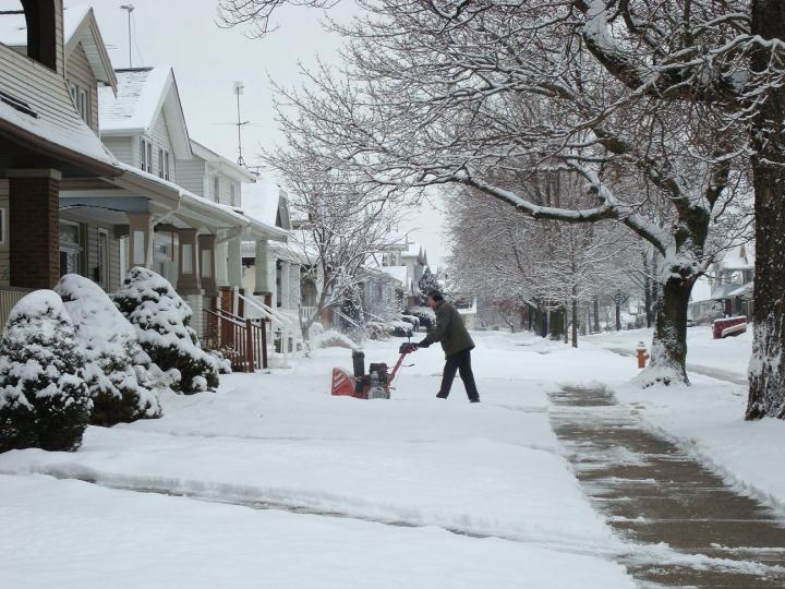 WINTER WONDERLAND IN WEST PARK, CLEVELAND, OHIO ON SUPERBOWL SUNDAY (II