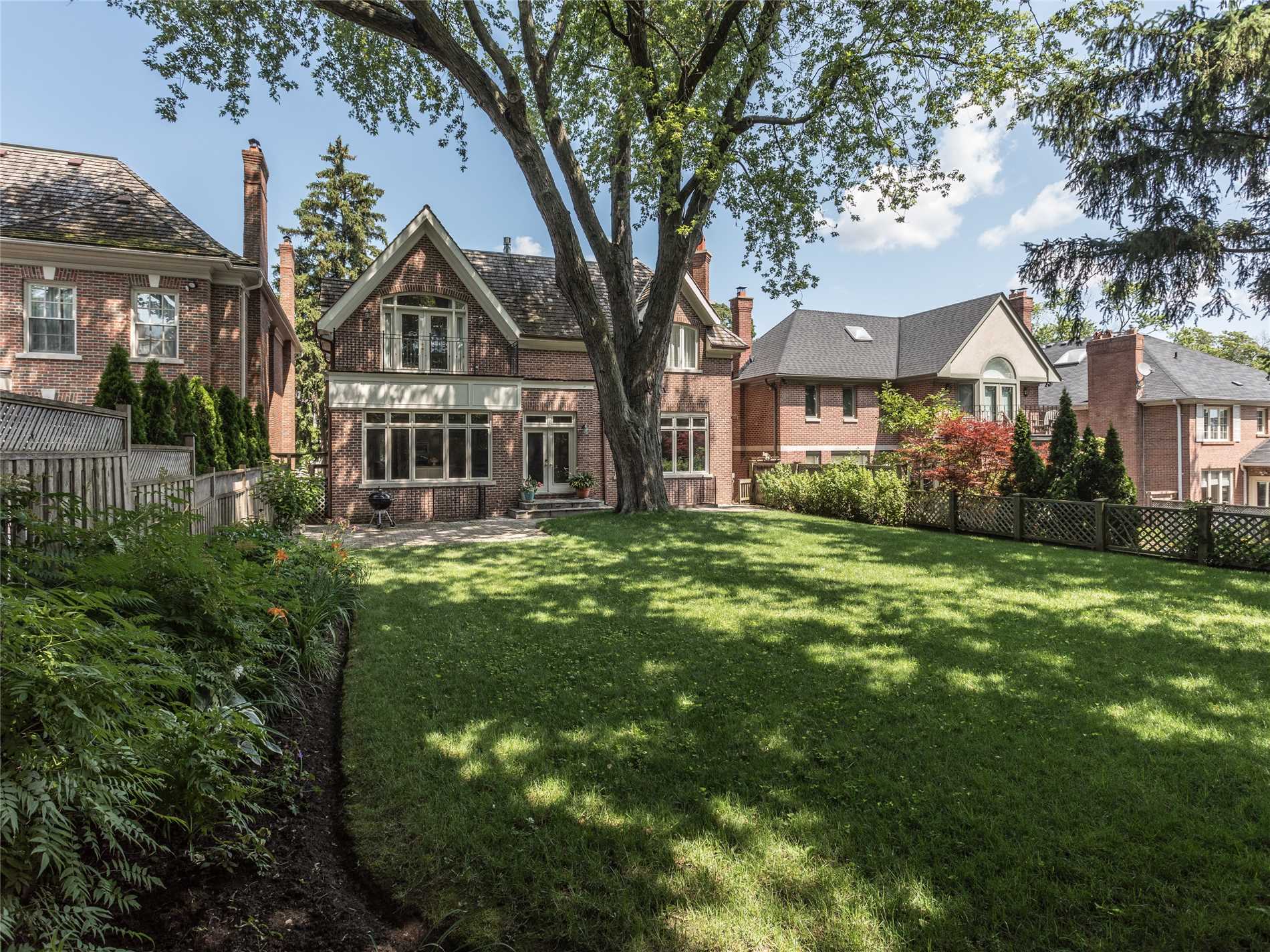 219 St Leonard's Ave, Lawrence Park, Toronto Price, Warnings, Schools