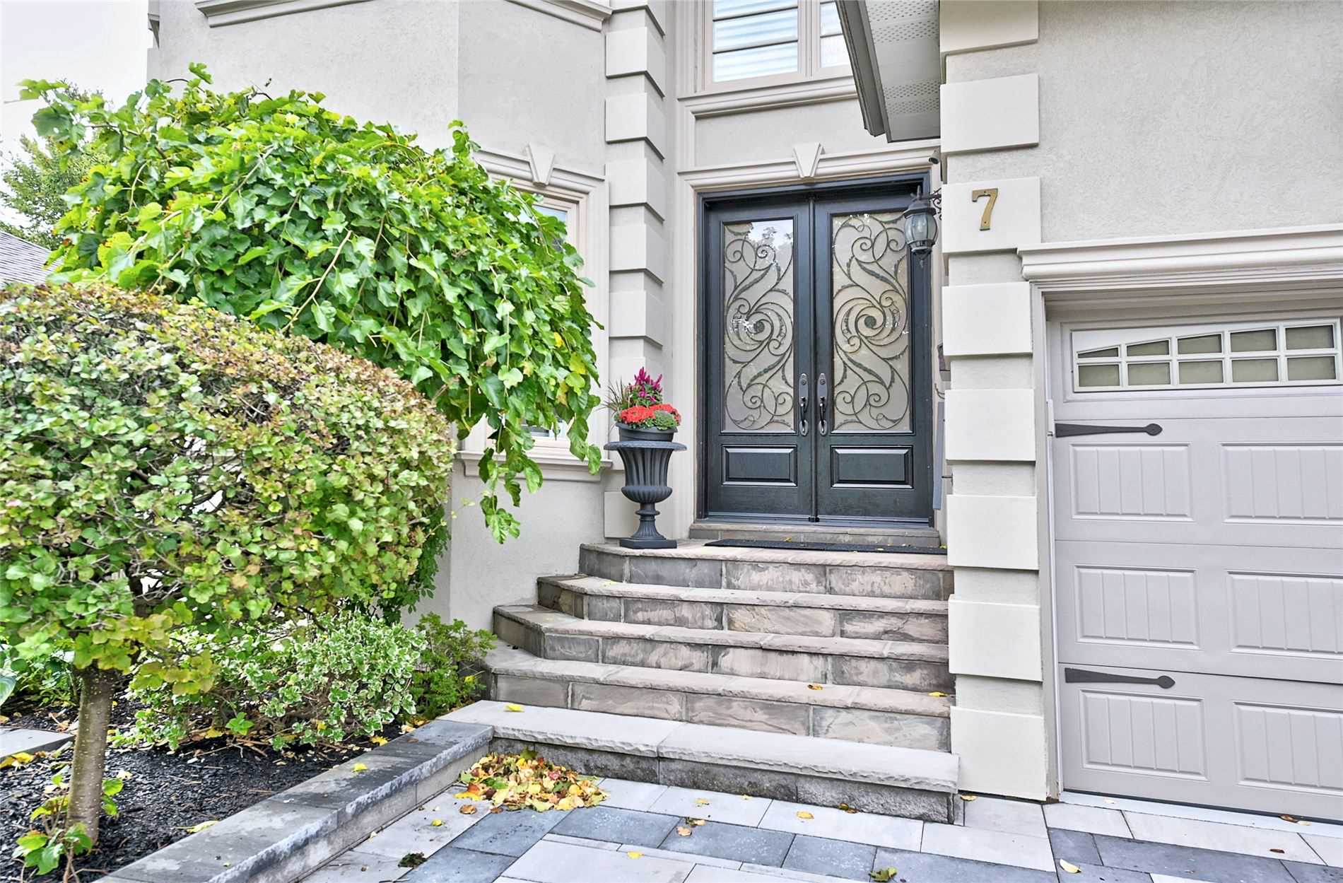 7 Winlock Park, Newtonbrook, Toronto Price, Warnings, Schools