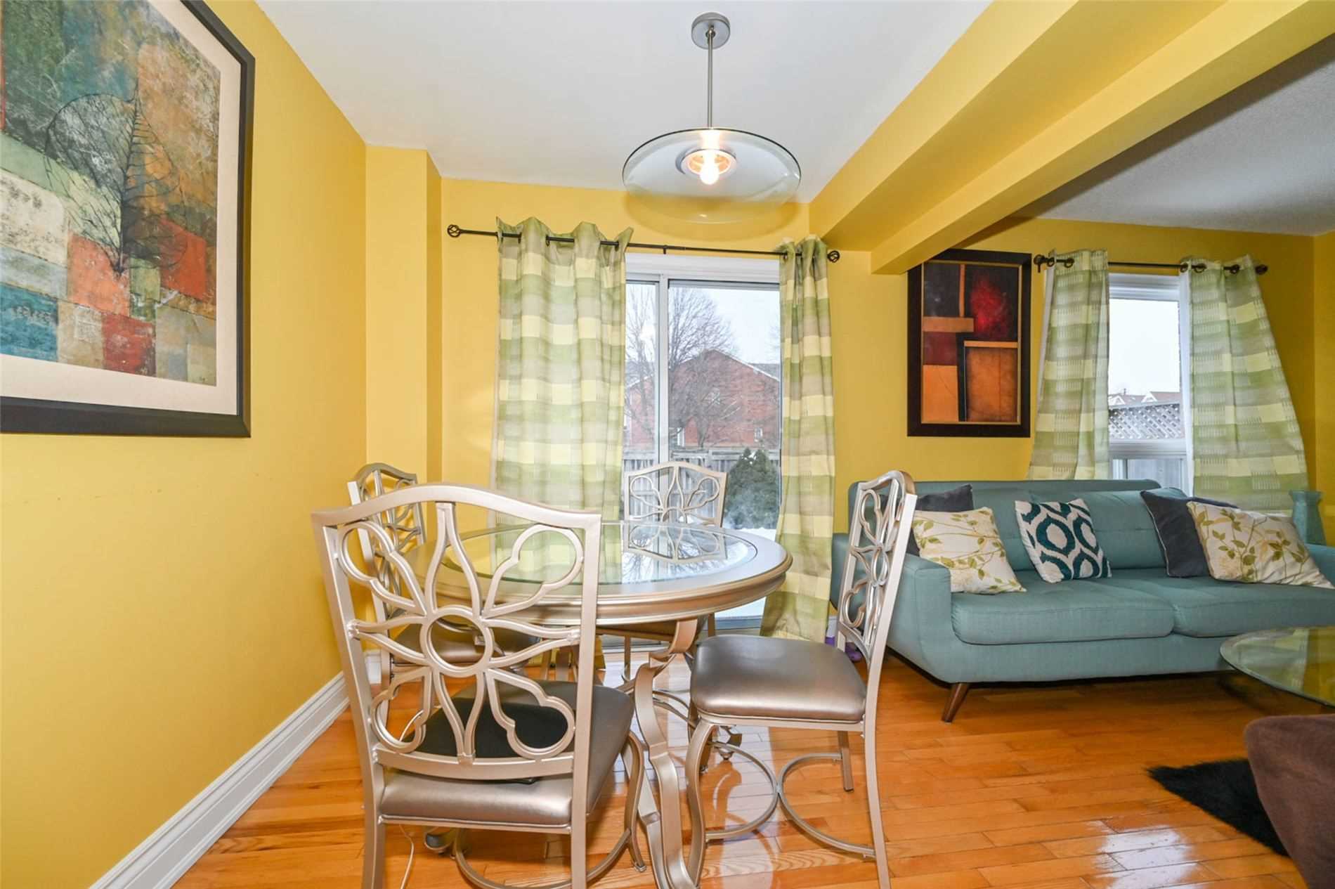 74 Macintyre Lane, Northwest Ajax, Ajax Price, Warnings, Schools