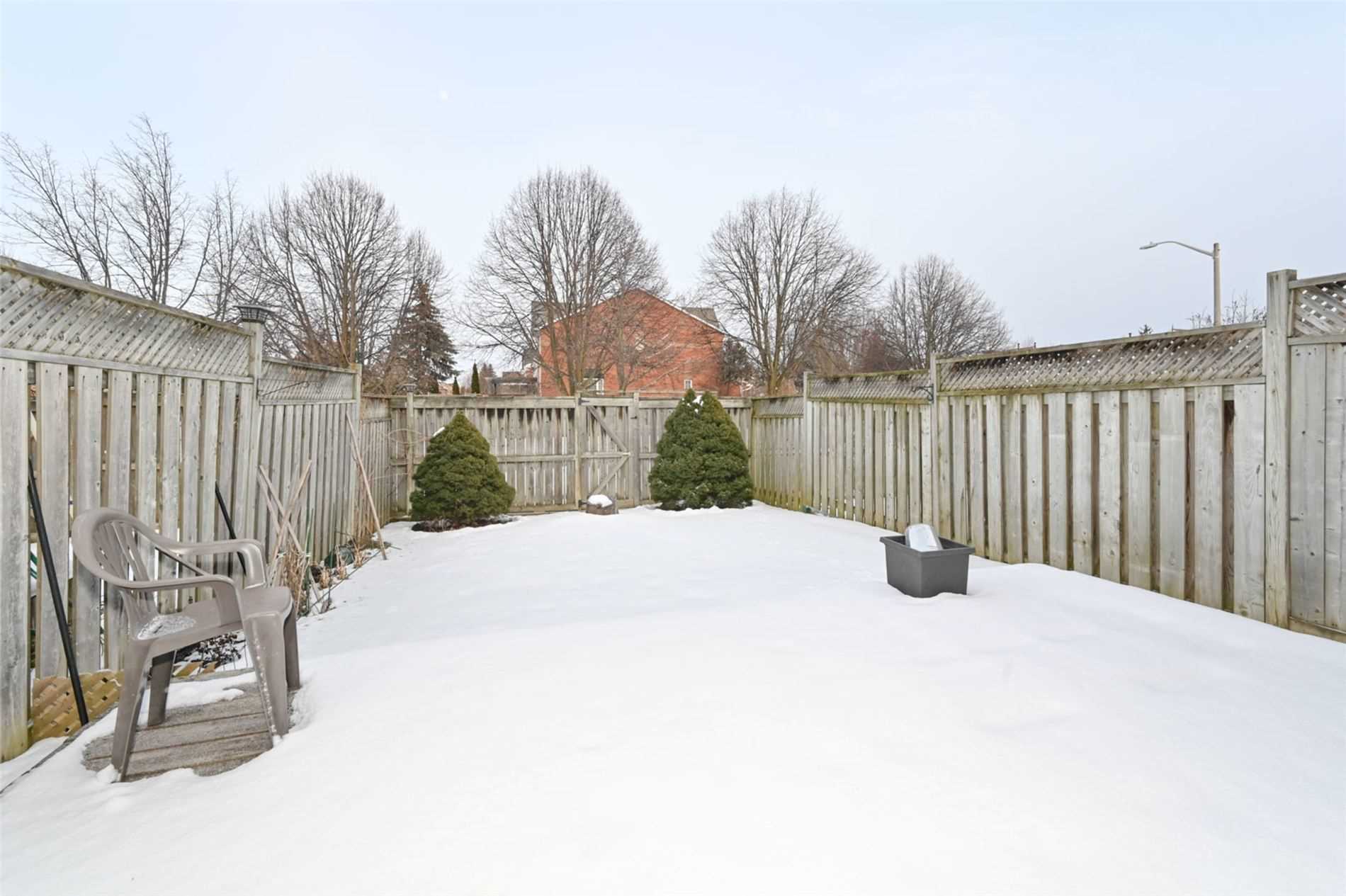 74 Macintyre Lane, Northwest Ajax, Ajax Price, Warnings, Schools