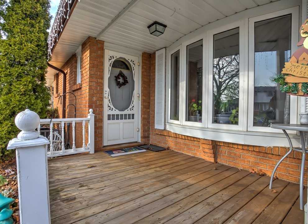 535 Grenfell St, Vanier, Oshawa Price, Warnings, Schools Toronto