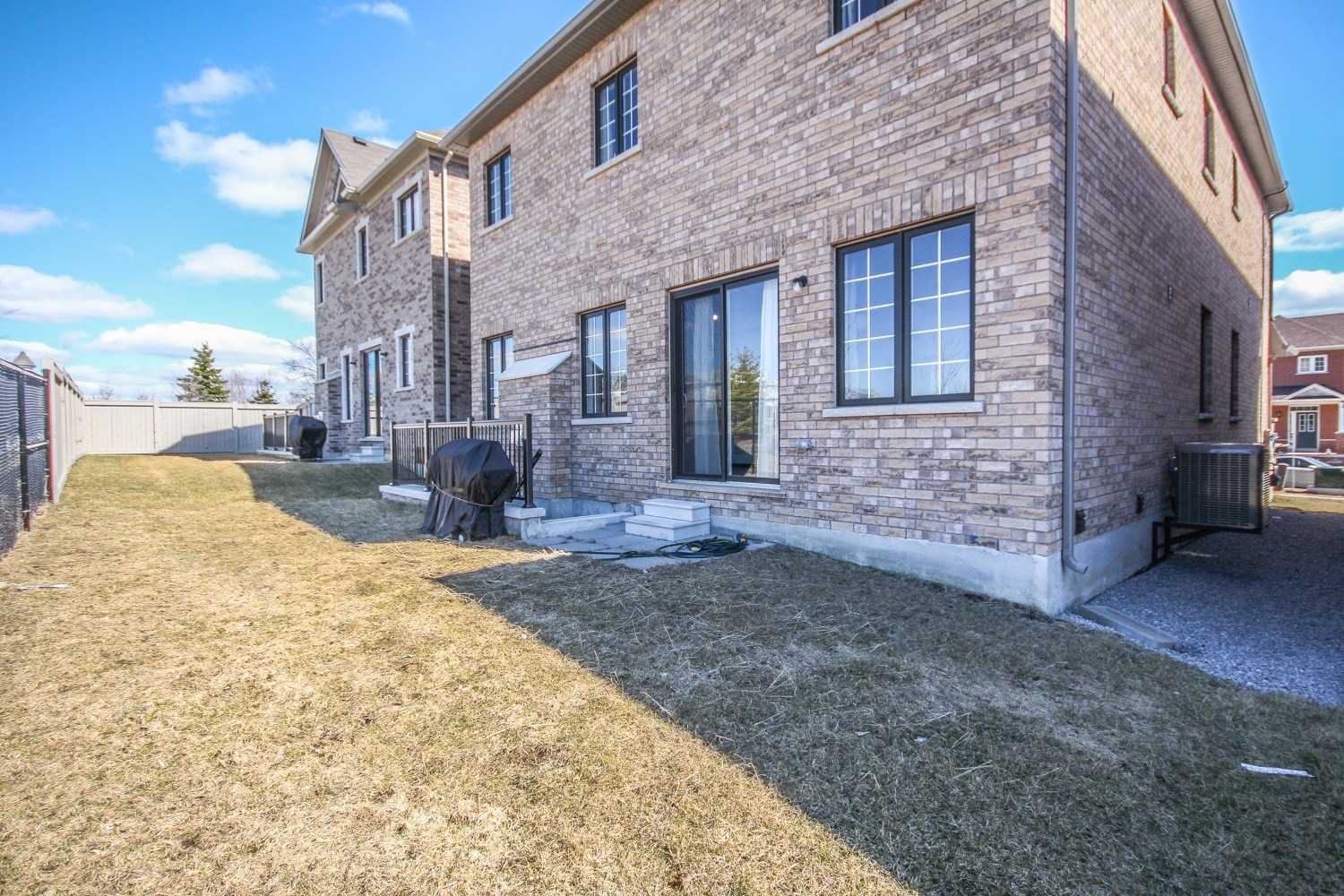 145 Maple Ridge Cres, Greensborough, Markham Price, Warnings, Schools