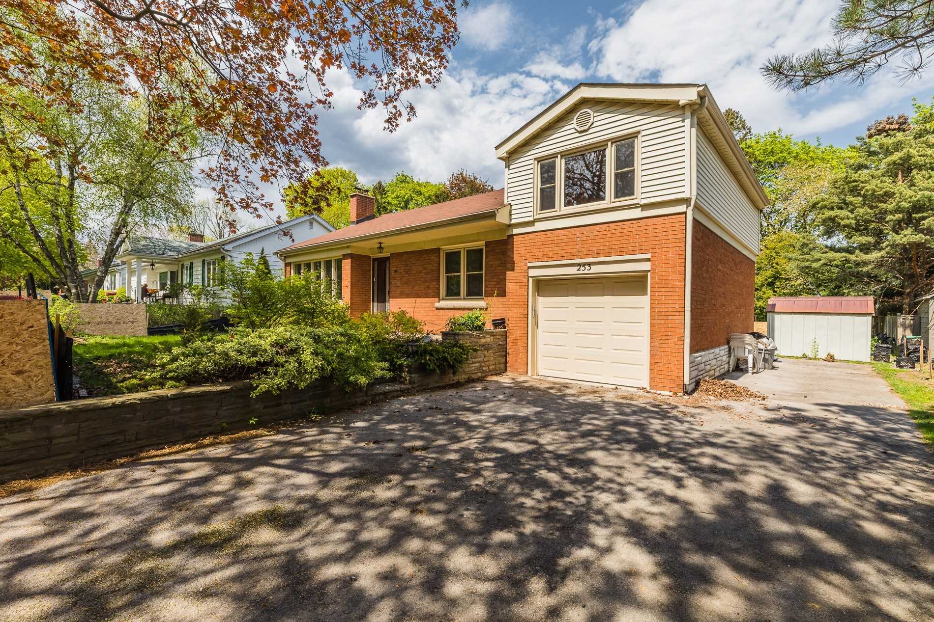 253 Linden Ave, Shoreacres, Burlington Price, Warnings, Schools