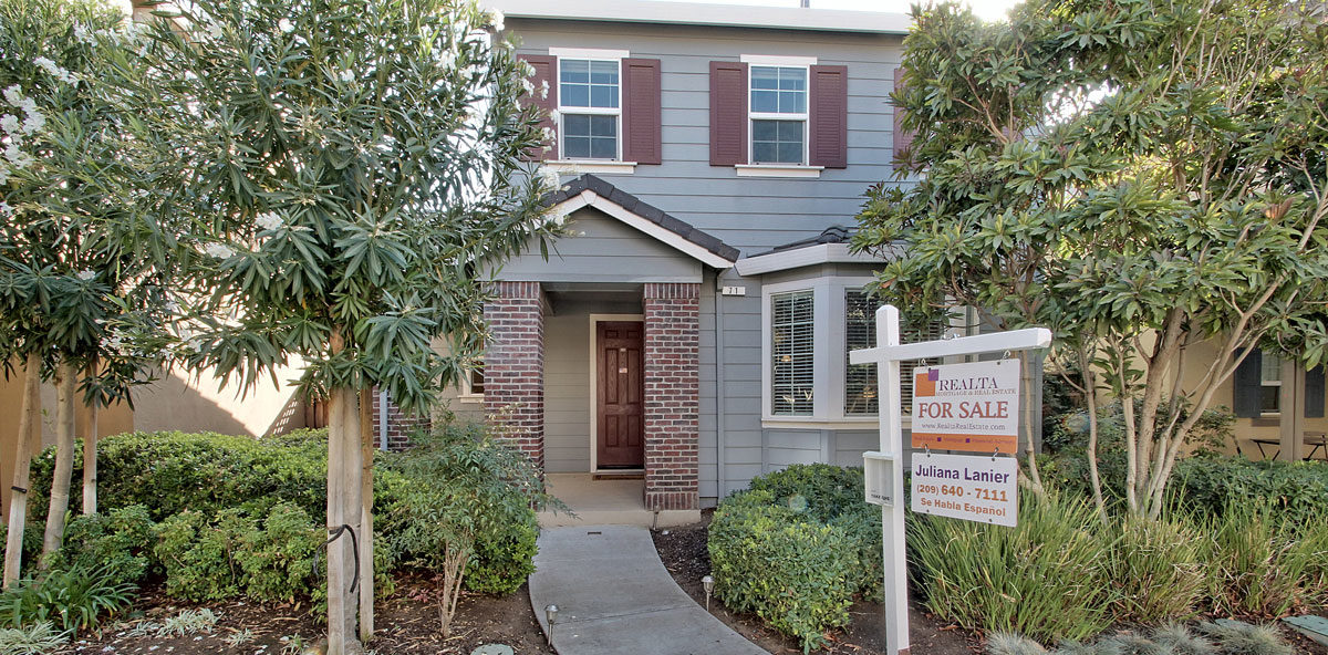 Realta Real Estate Agent Tracy CA