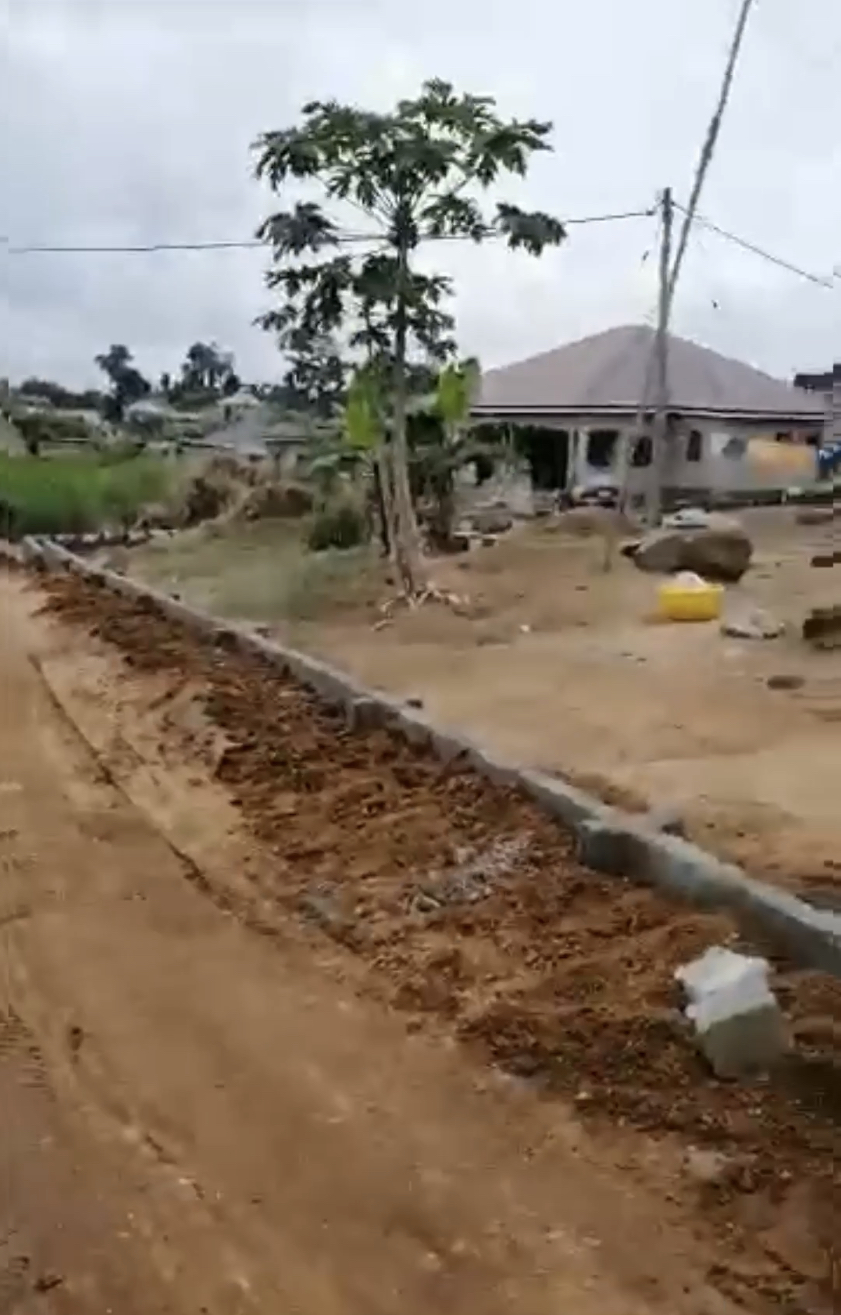 Land with Chamber and Hall S/C for sale at Dobro Papase