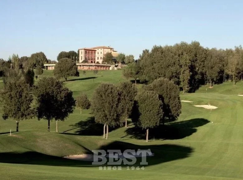 Hotel with parking, with air conditioning, with sea view for sale in