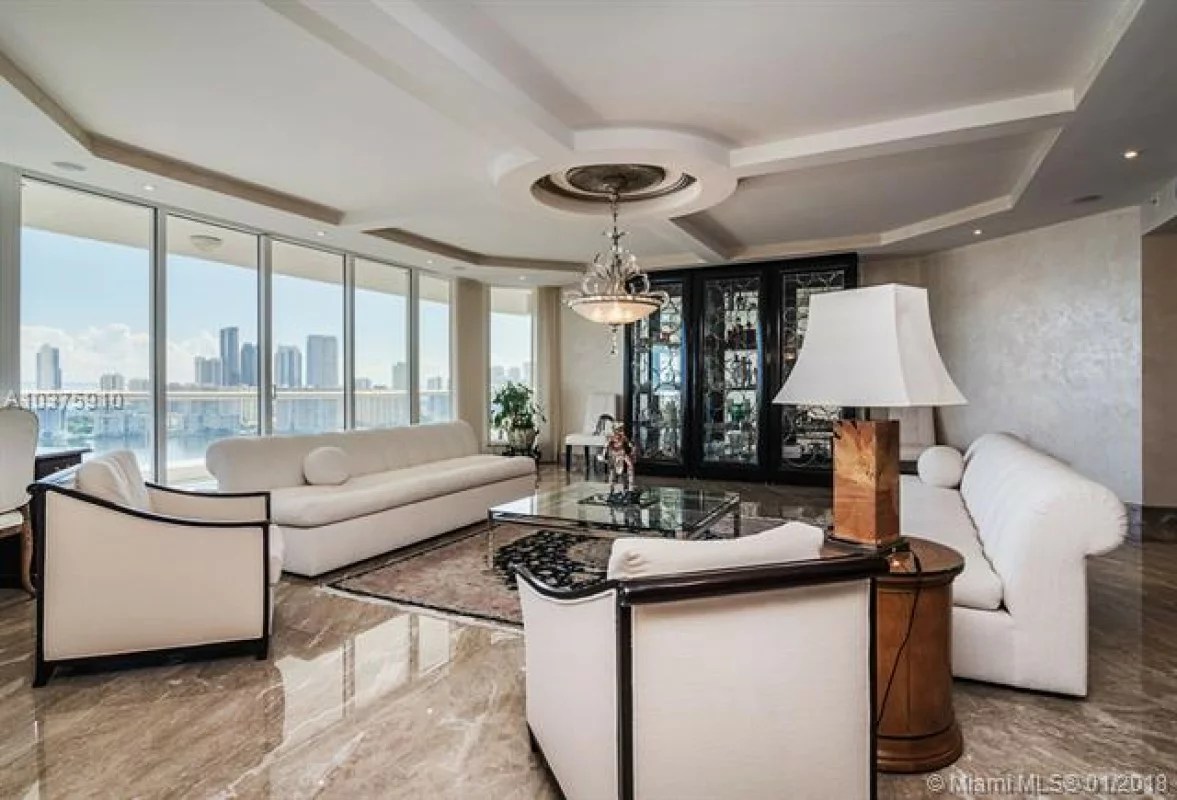 4 room apartment for sale in Miami, United States for €