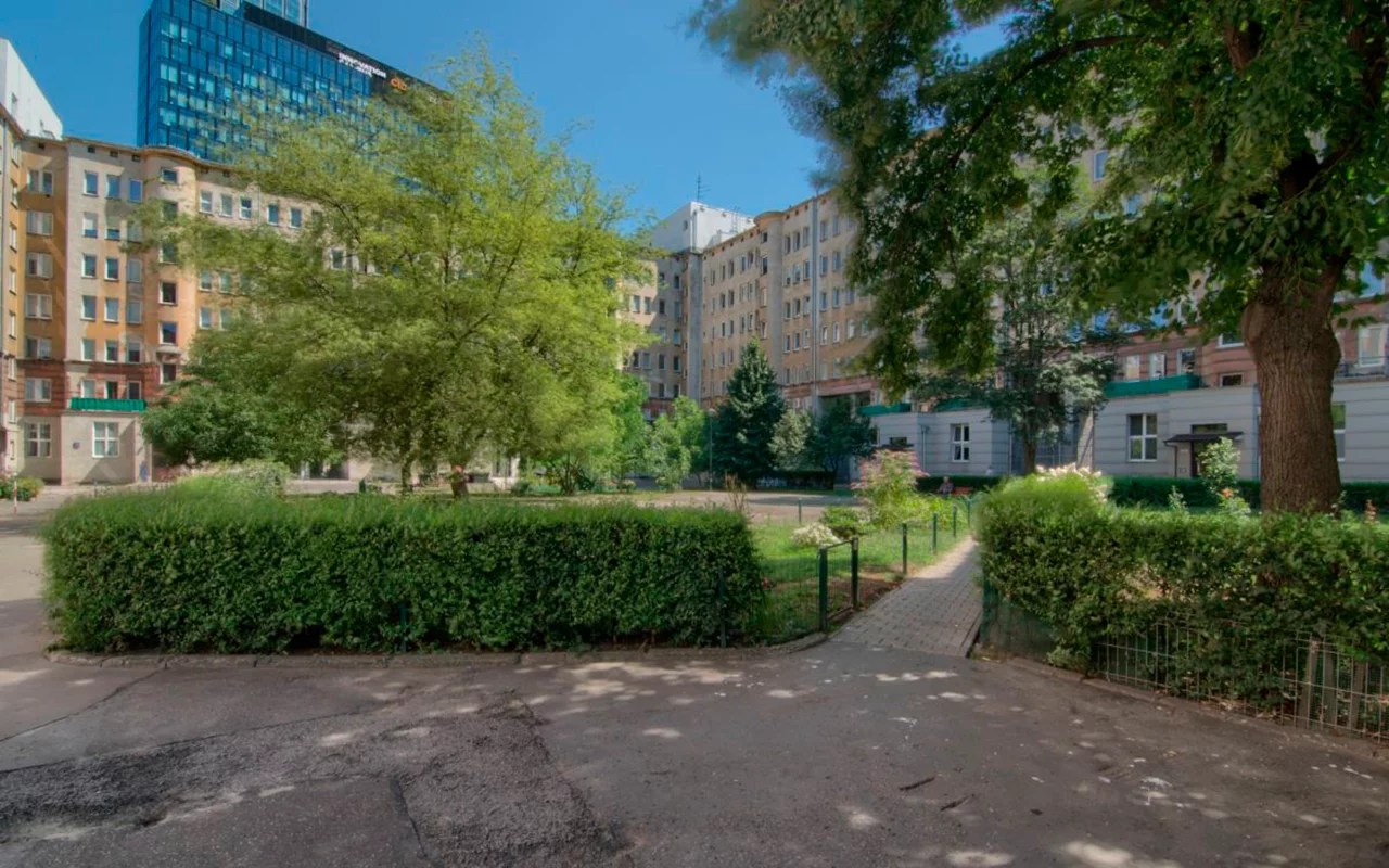 Tworoom apartments in Warsaw for €98,000 and more. Stylish options in