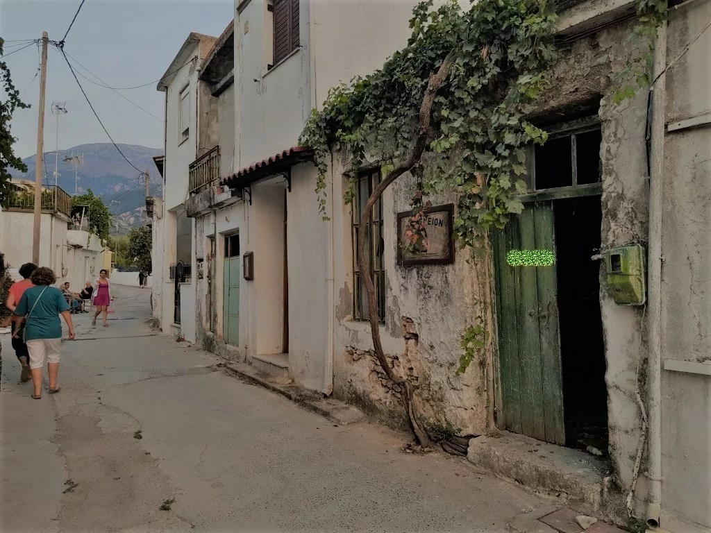 Yes, it needs renovation. But it’s just so cheap! TOP 3 cheapest houses in Greece 2022