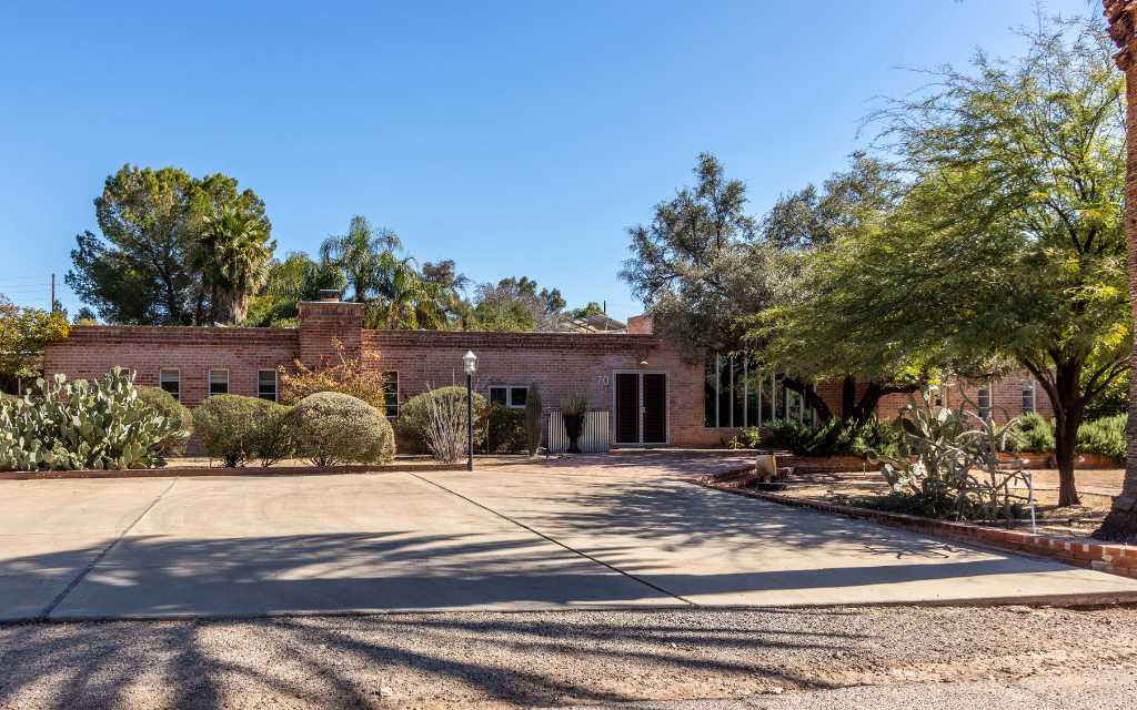 El Encanto Estates Simply Enchanting