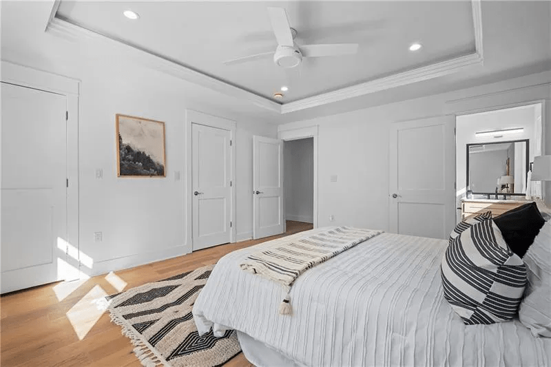 Single 4BD Family Home Realty Corp