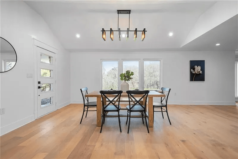 Single 4BD Family Home Realty Corp