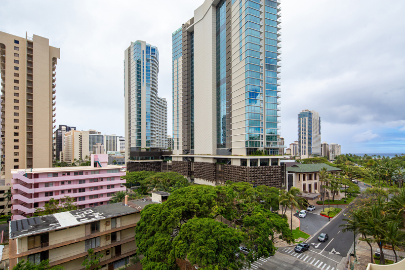 Spacious Waikiki Condo Realty Group Hawaii