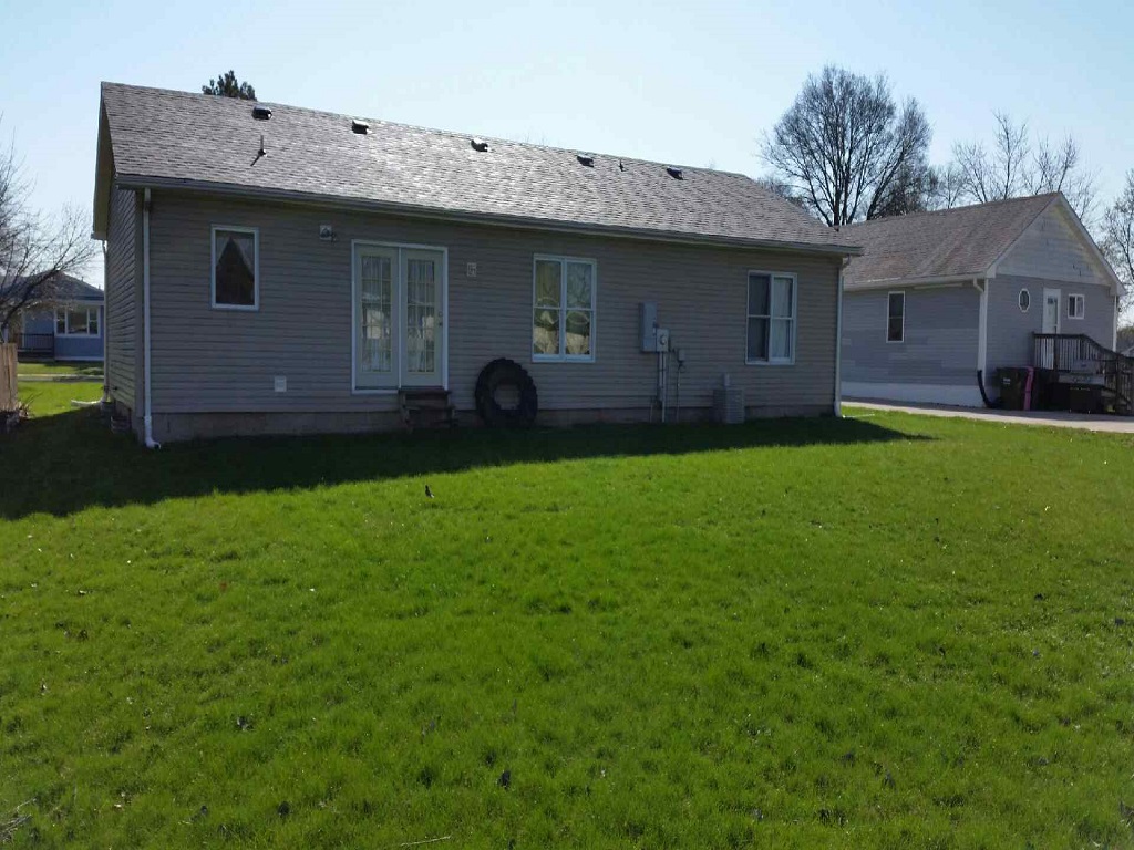 109 Merrill, North Sioux City, SD 57049 PENDING Realty Siouxland