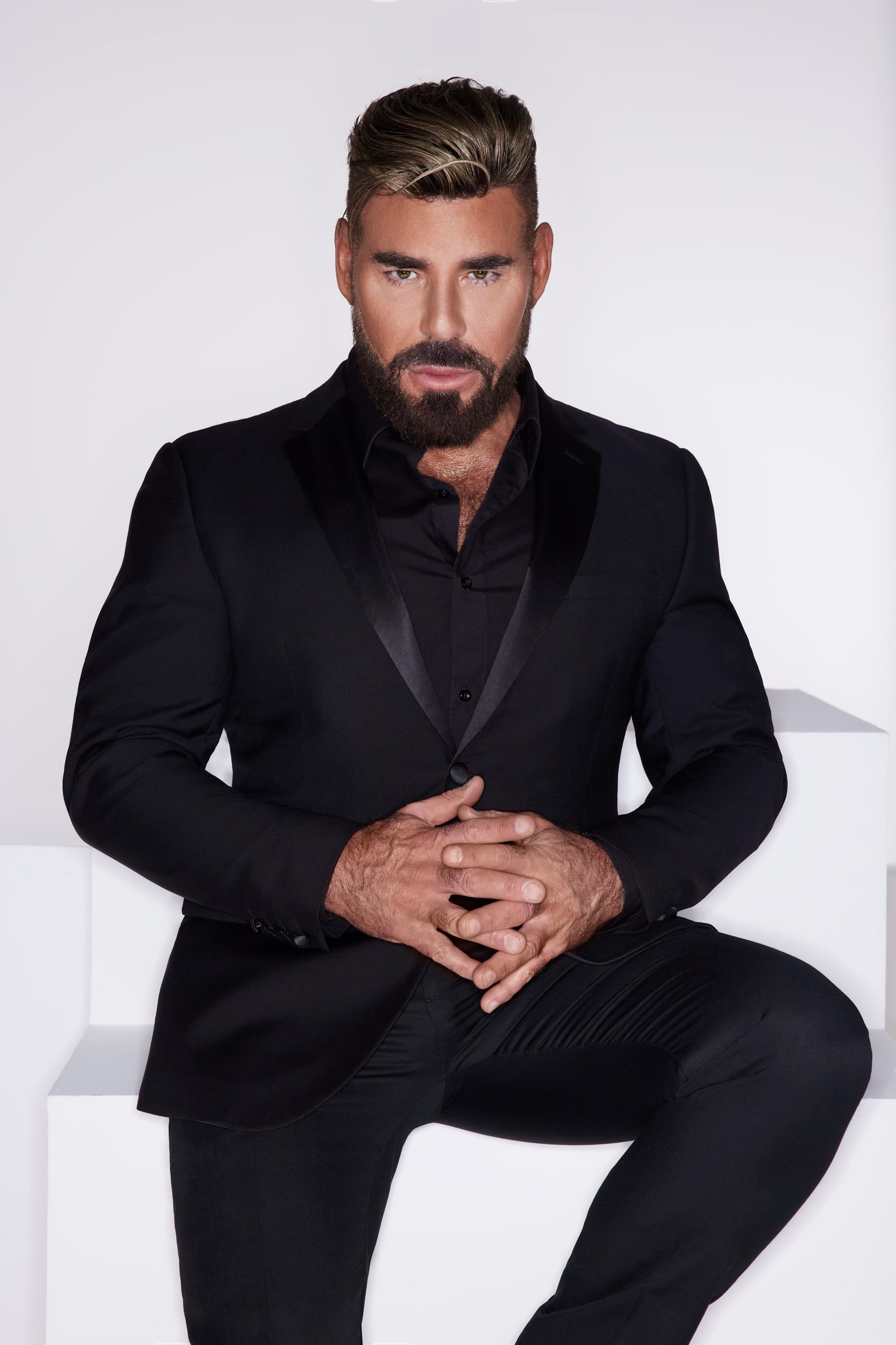 Owner of L MAKEUP INSTITUTE Gets Real with Celebrity Makeup Artist