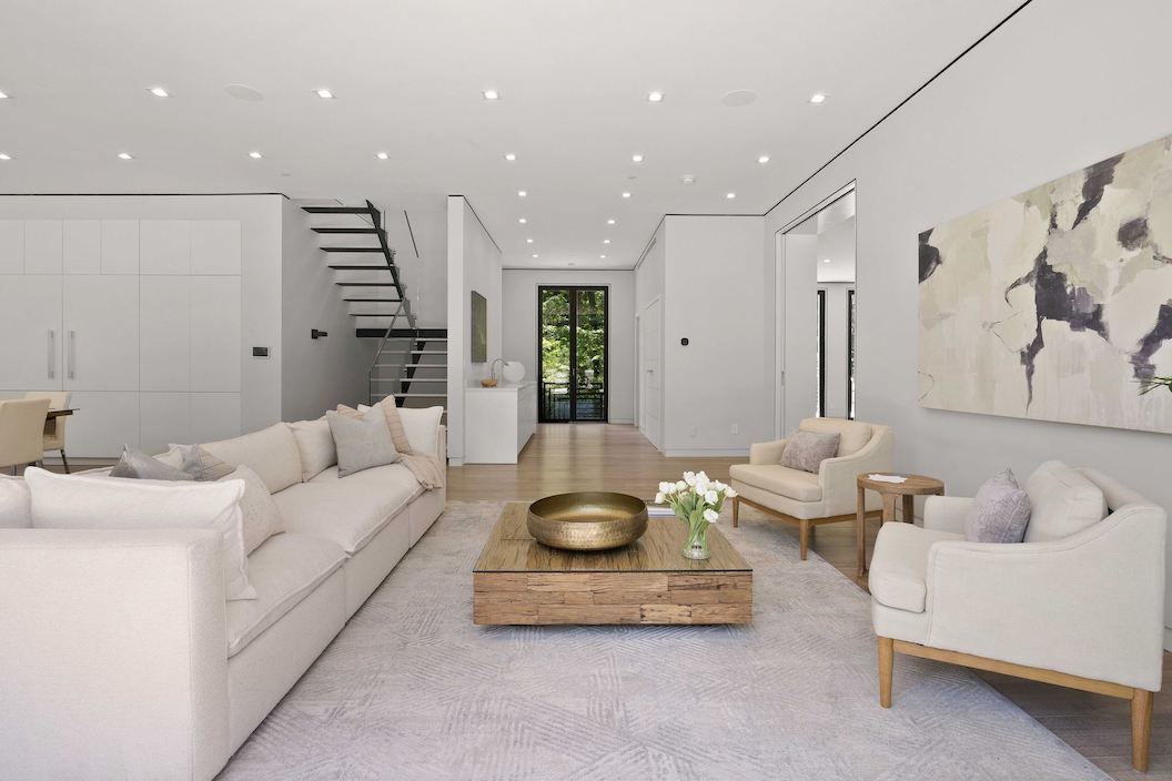 8801 Fernwood Rd Property For Sale Offered by HEIDER