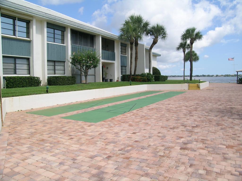 Pierpoint Yacht Club Condos in Stuart FL